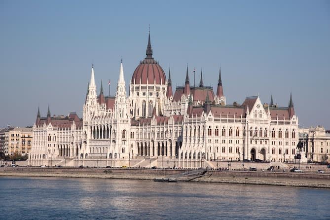 Budapest Tour with Parliament Visit