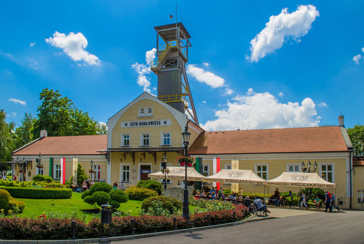 Wieliczka Salt Mine and Auschwitz-Birkenau Day Trip from Krakow
