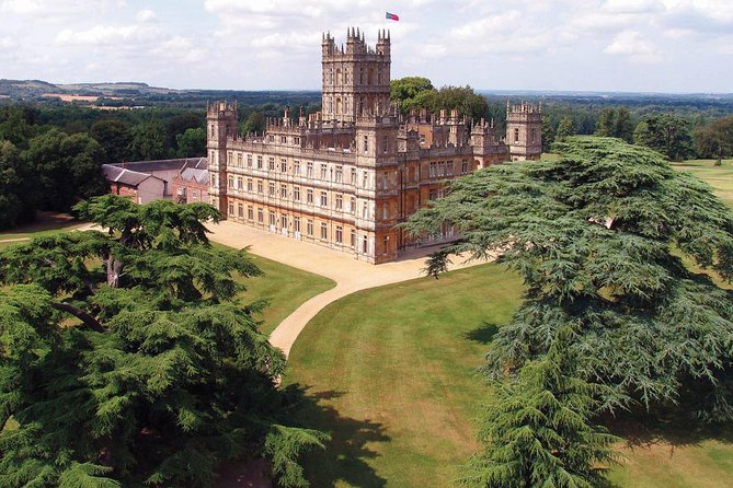 Downton Abbey Day Trip from London including Highclere Castle