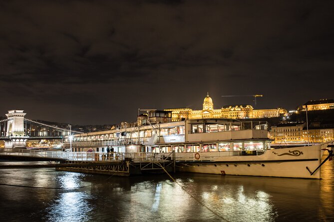 Budapest Buffet Dinner Cruise with Live Music