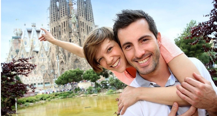 Combo: Barcelona Park Güell and Sagrada Familia Tour