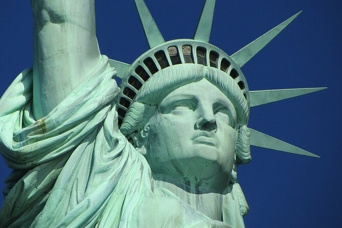 Statue of Liberty and Ellis Island Bilingual Guided Tour - Basic (Only Ticket+ Audio) Bilingual Tour - USD