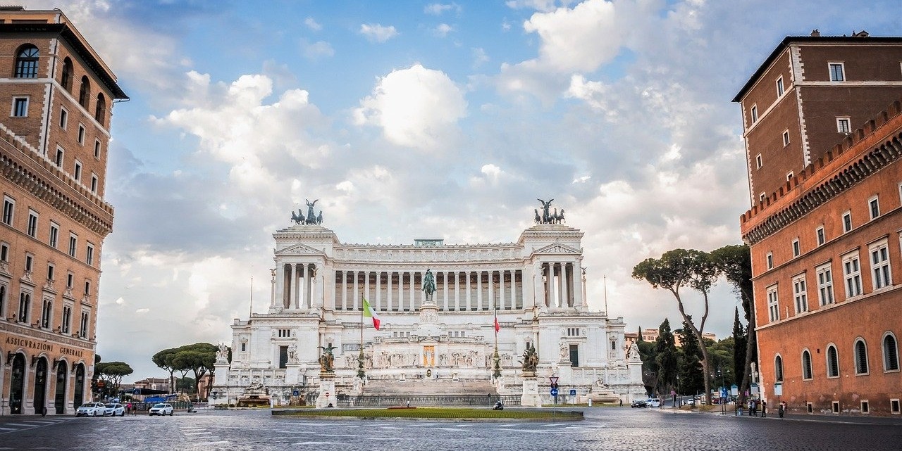 Pantheon and Trevi Fountain 2