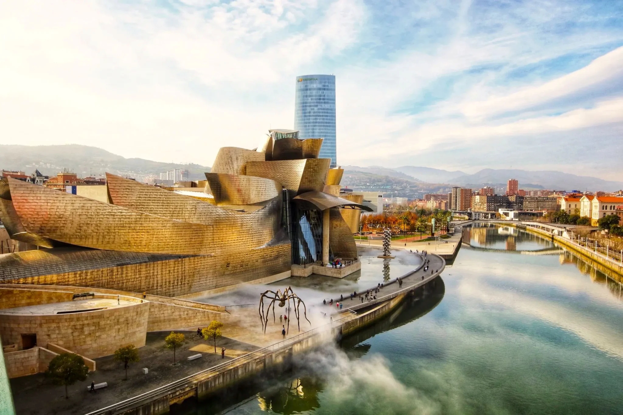 Bilbao Guggenheim Museum Tickets with Exterior Guided Tour