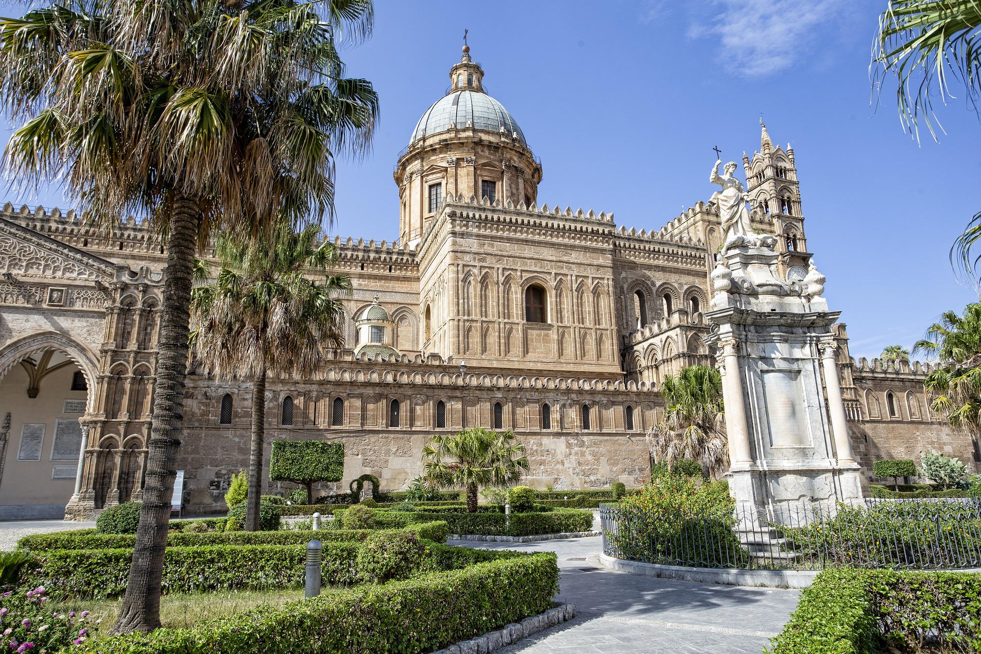 Palermo Walking Tour with Optional Hop-on Hop-off Bus