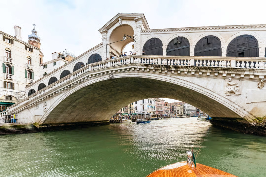 Grand Canal Guided Boat 3