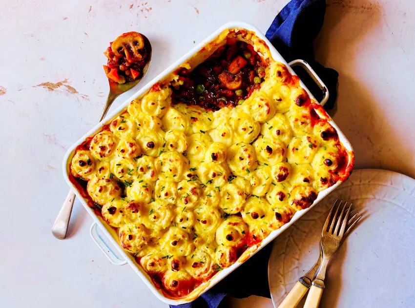 Vegan Cottage Pie with Lentils, Peas and Mushrooms