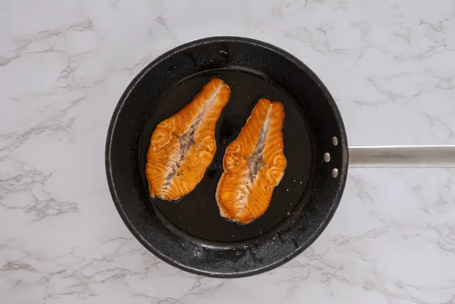 Fry salmon
