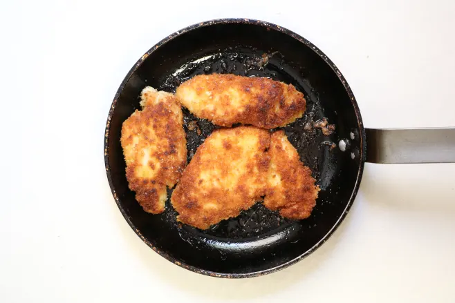 Fry chicken