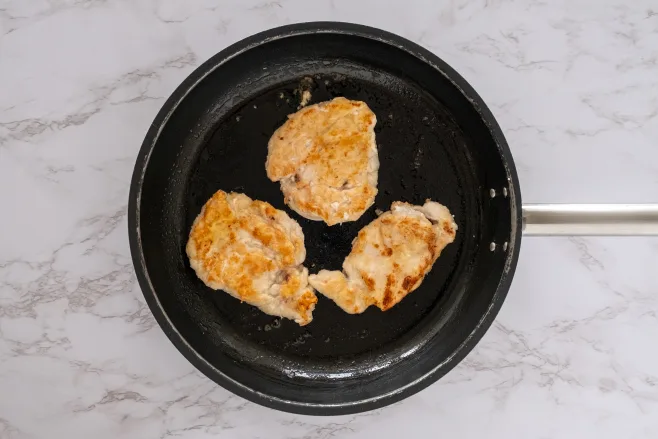 Fry chicken