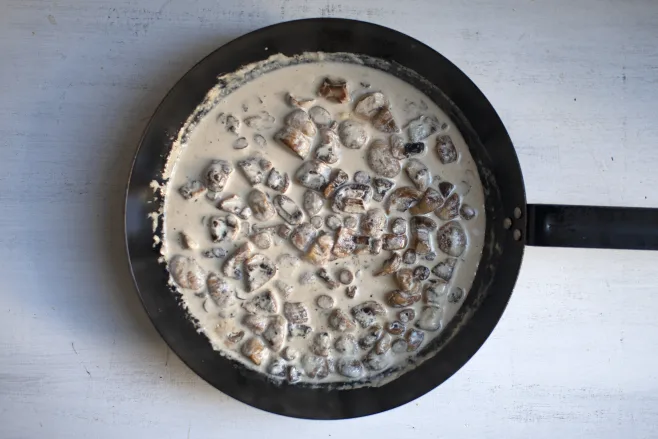 Make mushroom sauce