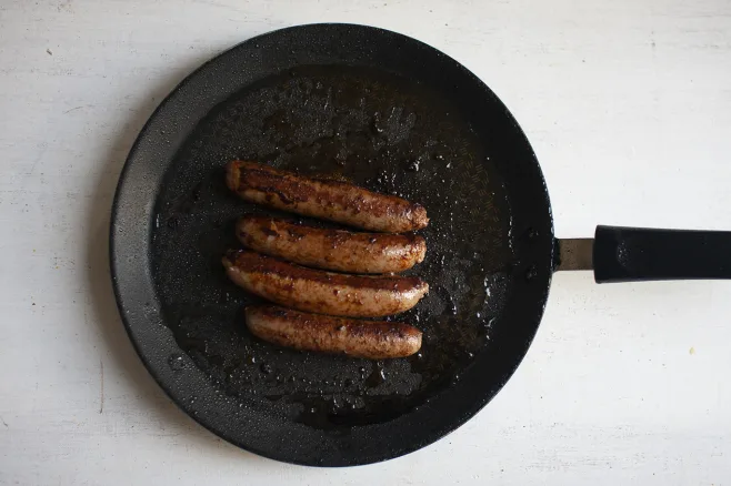 Fry sausages