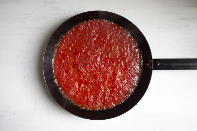 Make tomato sauce