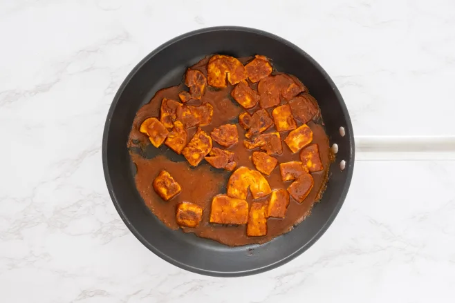 Fry halloumi