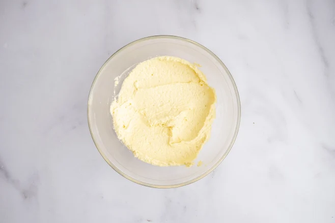 Prepare almond filling