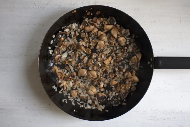 Fry mushrooms and onion