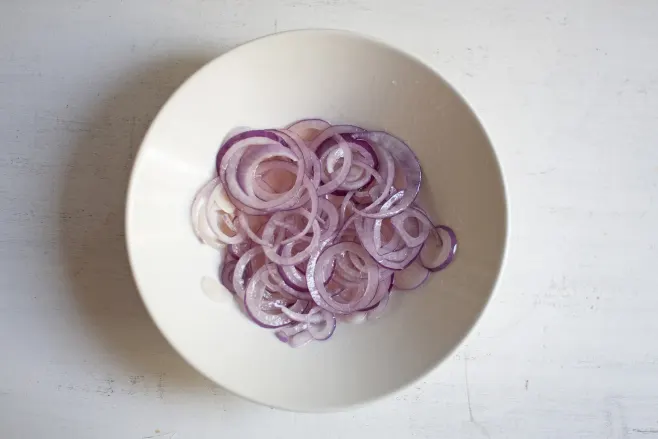 Marinate onion