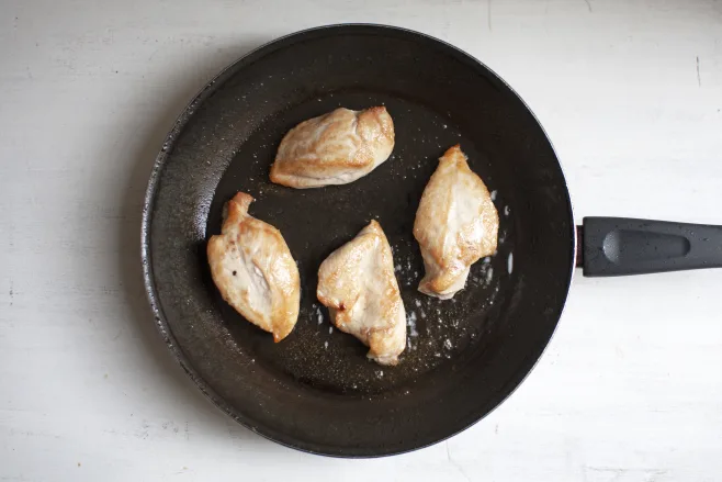 Fry chicken