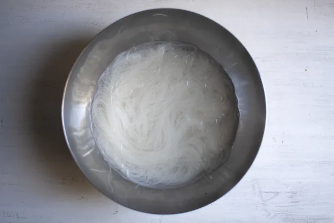 Soak vermicelli