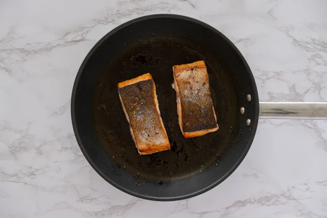 Fry salmon