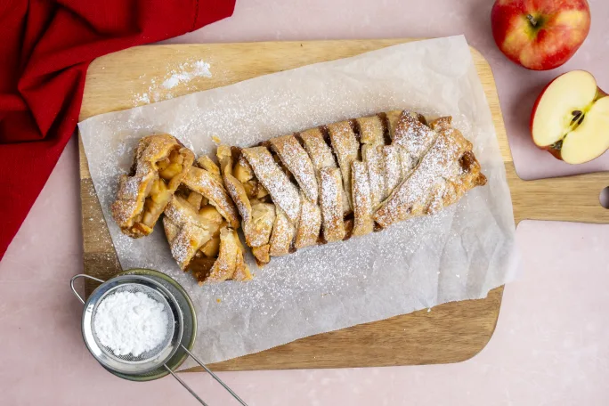Apple Cinnamon Puff Pastry Strudel