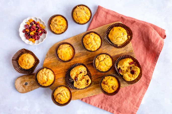 12 Dried Cranberry, Raisin and Oat Mini Muffins