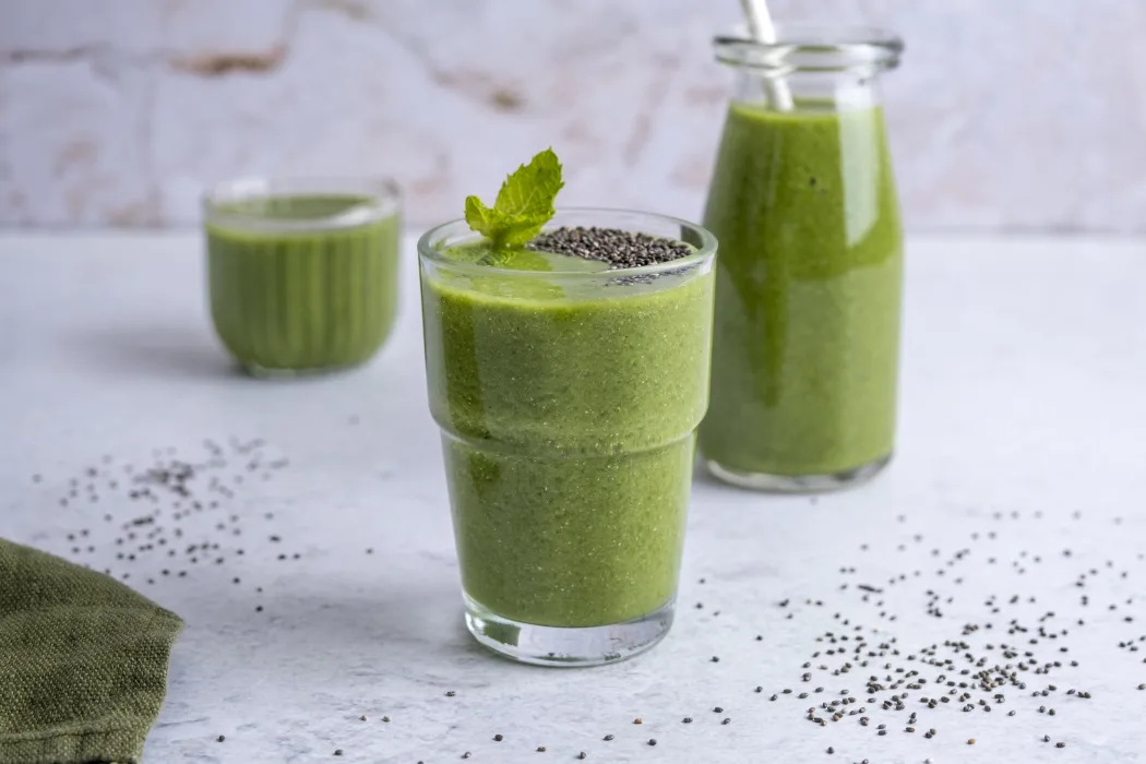 Green Vitality Smoothie with Apple and Spinach