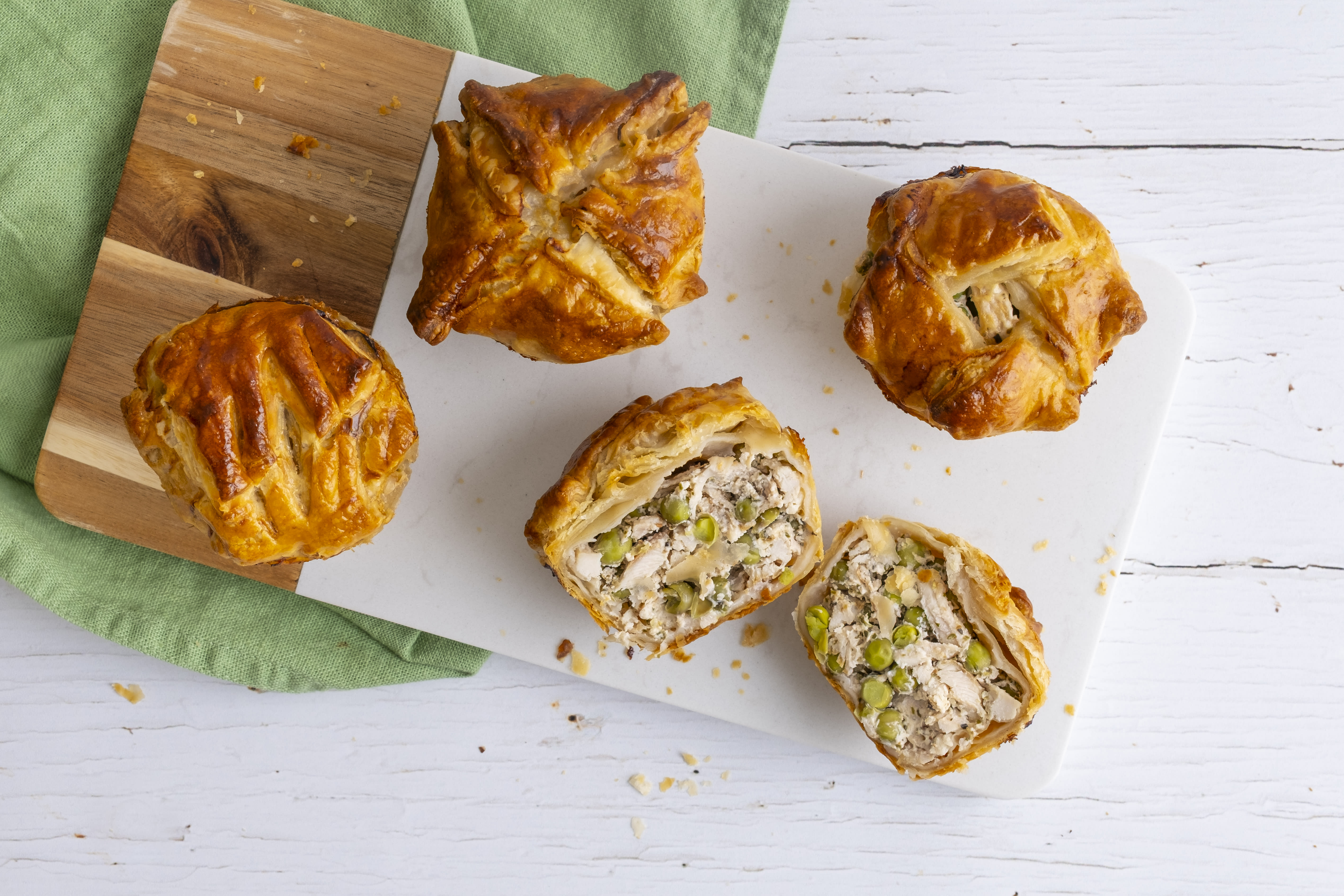 Mini Chicken, Cheddar and Green Pea Pies | Hello Chef!