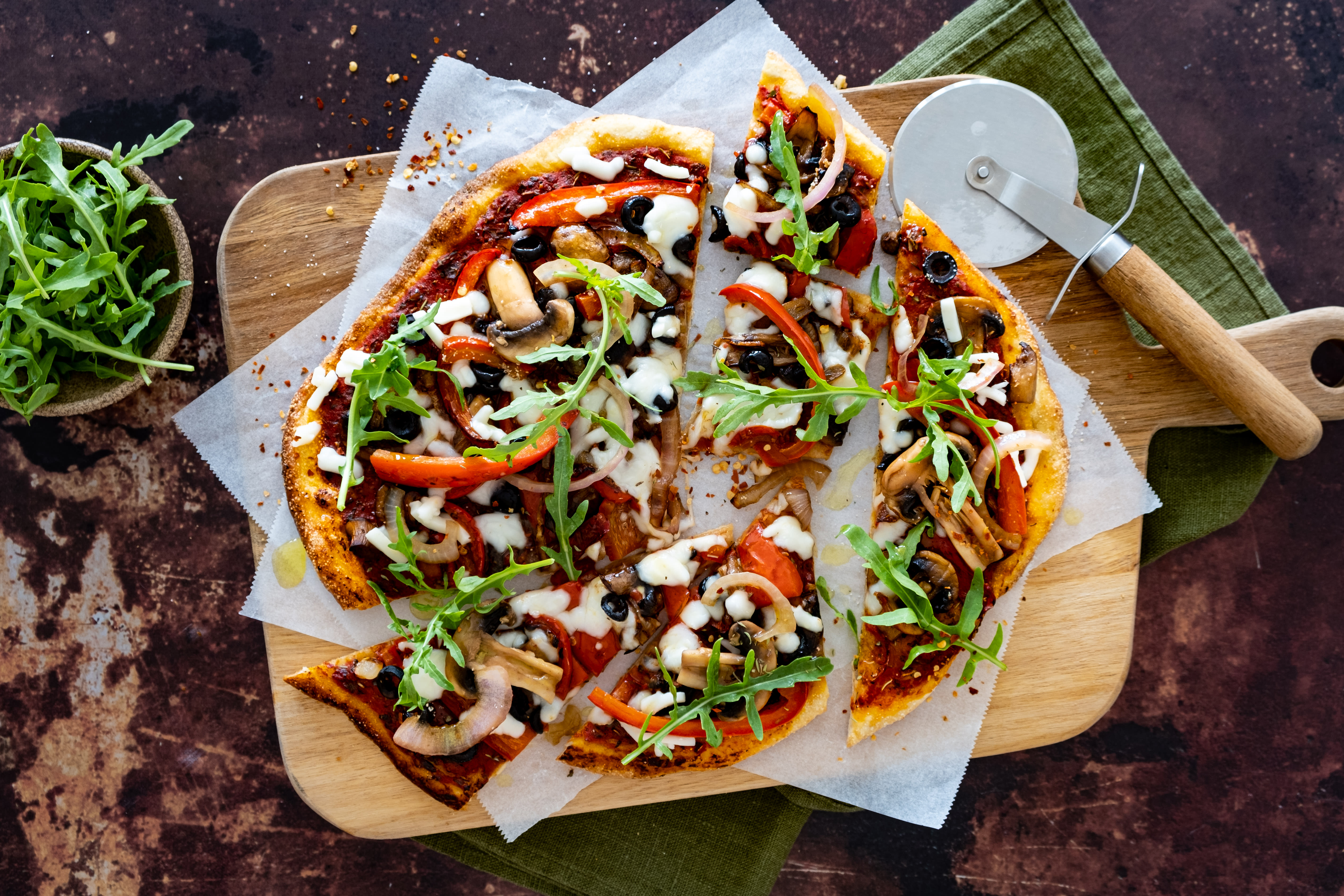 Rustic Veggie Garden Pizza with Mozzarella & Rocket | Hello Chef!