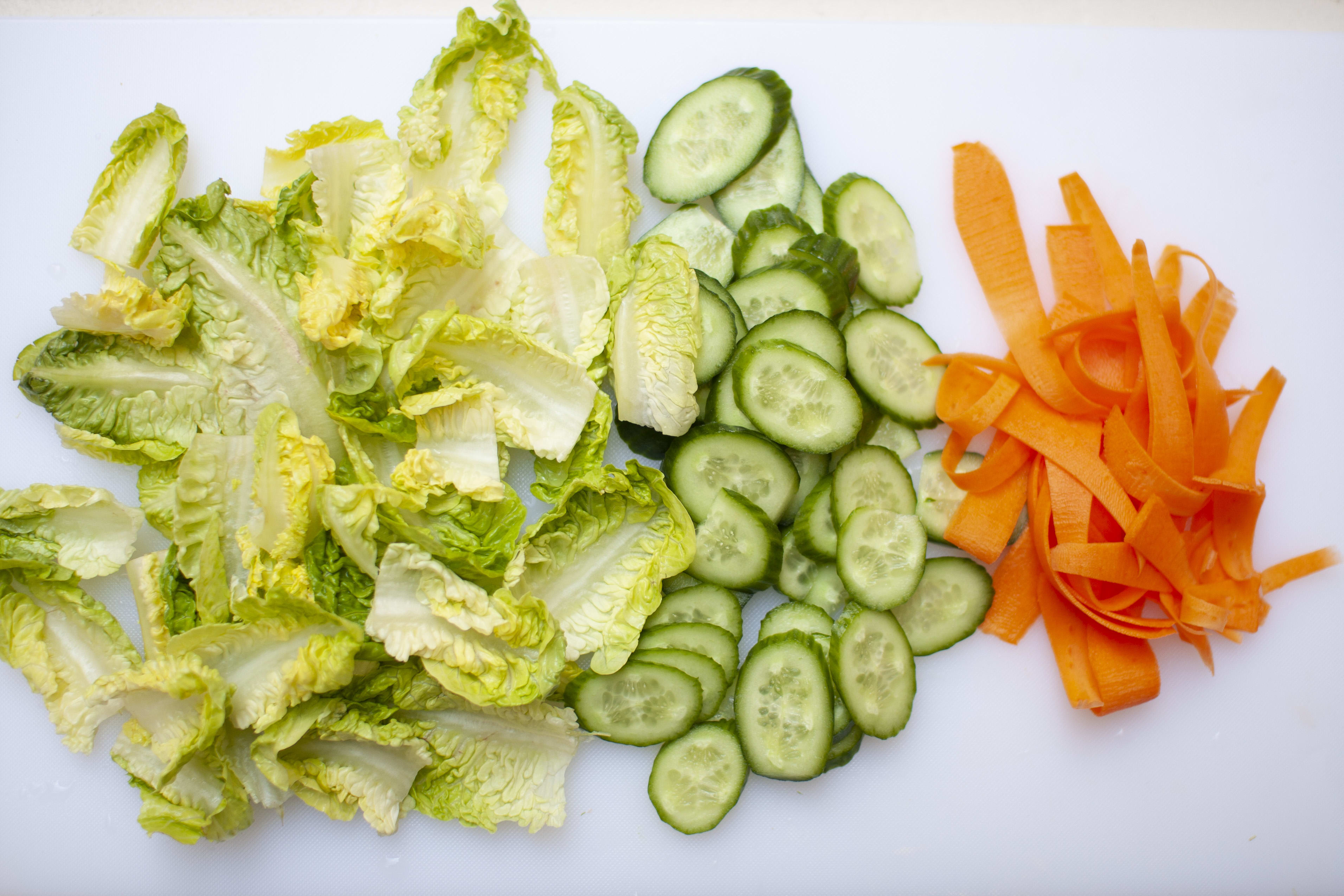 Larb Gai (Thai Minced Chicken Salad) Recipe by Kanokwan - NDTV Food