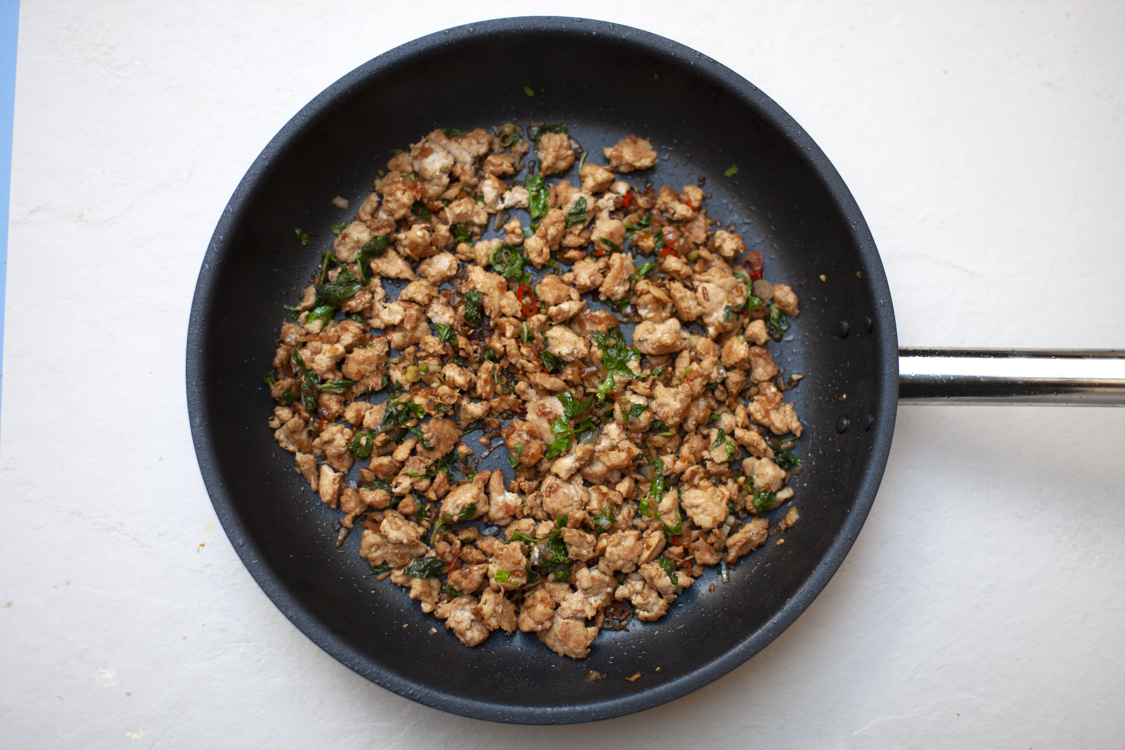 Larb Gai (Thai Minced Chicken Salad) Recipe by Kanokwan - NDTV Food