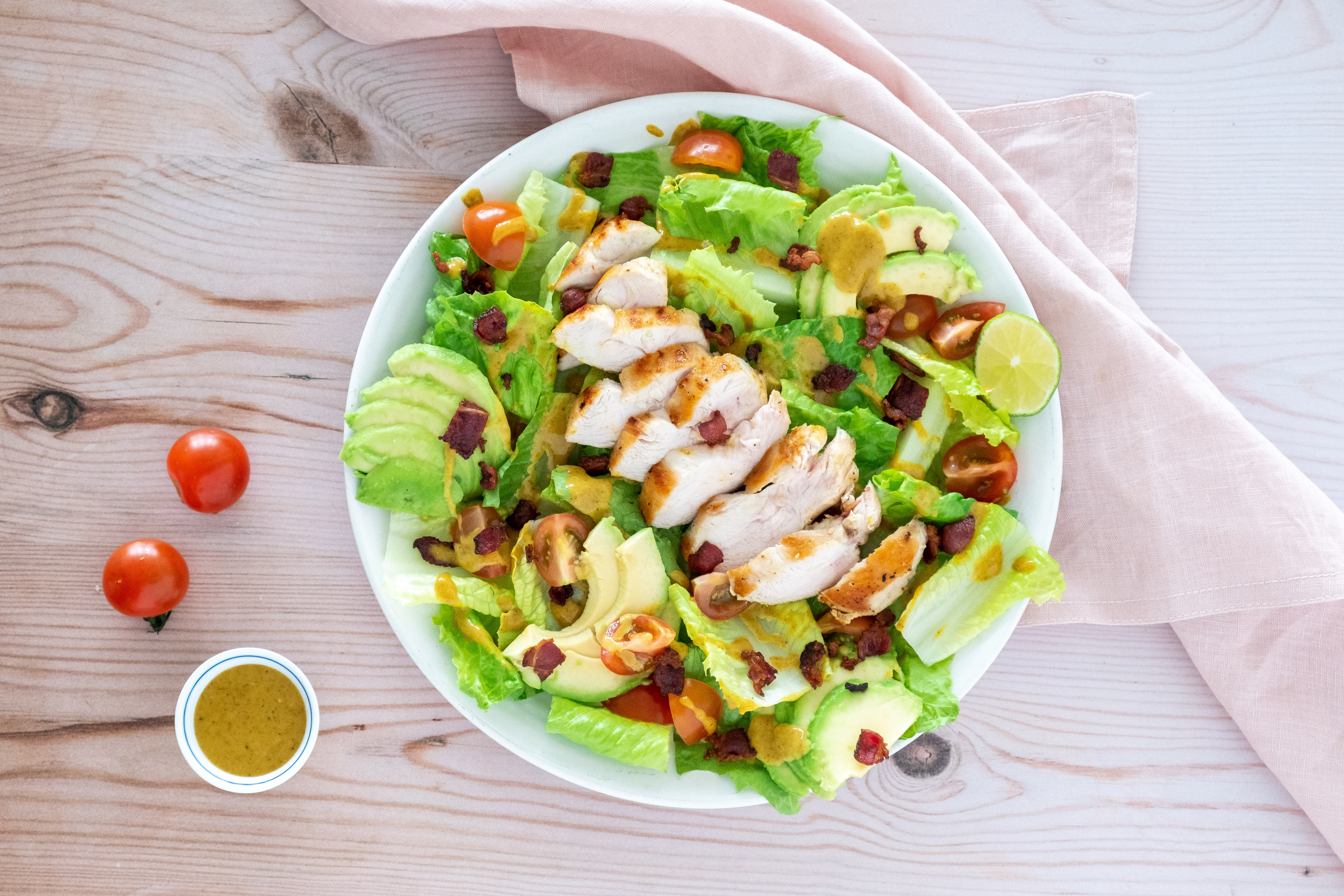 Bread-less Club Sandwich Salad with Curry Dressing | Hello Chef!