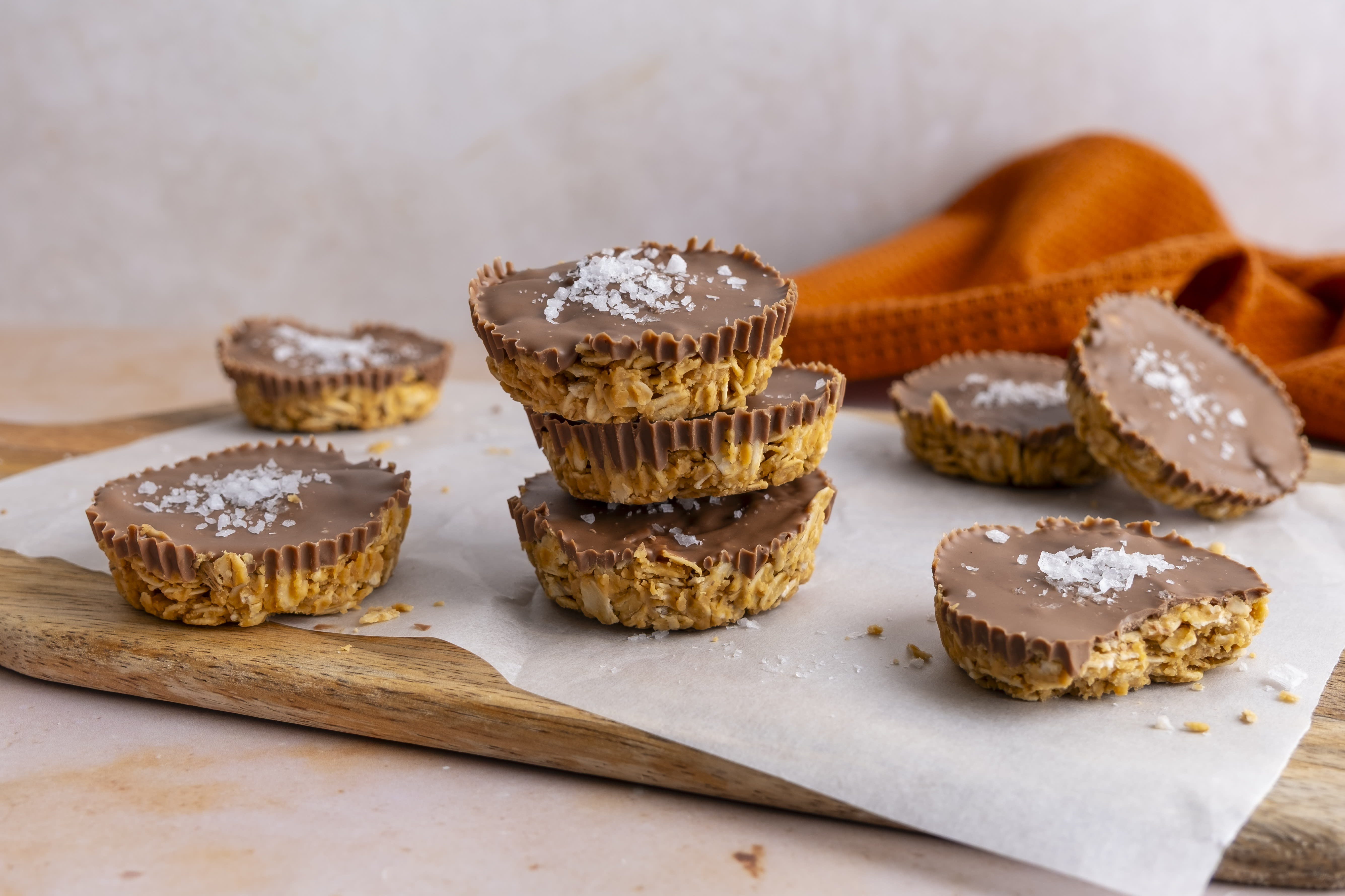 No-bake Oat and Peanut Butter Cups | Hello Chef!