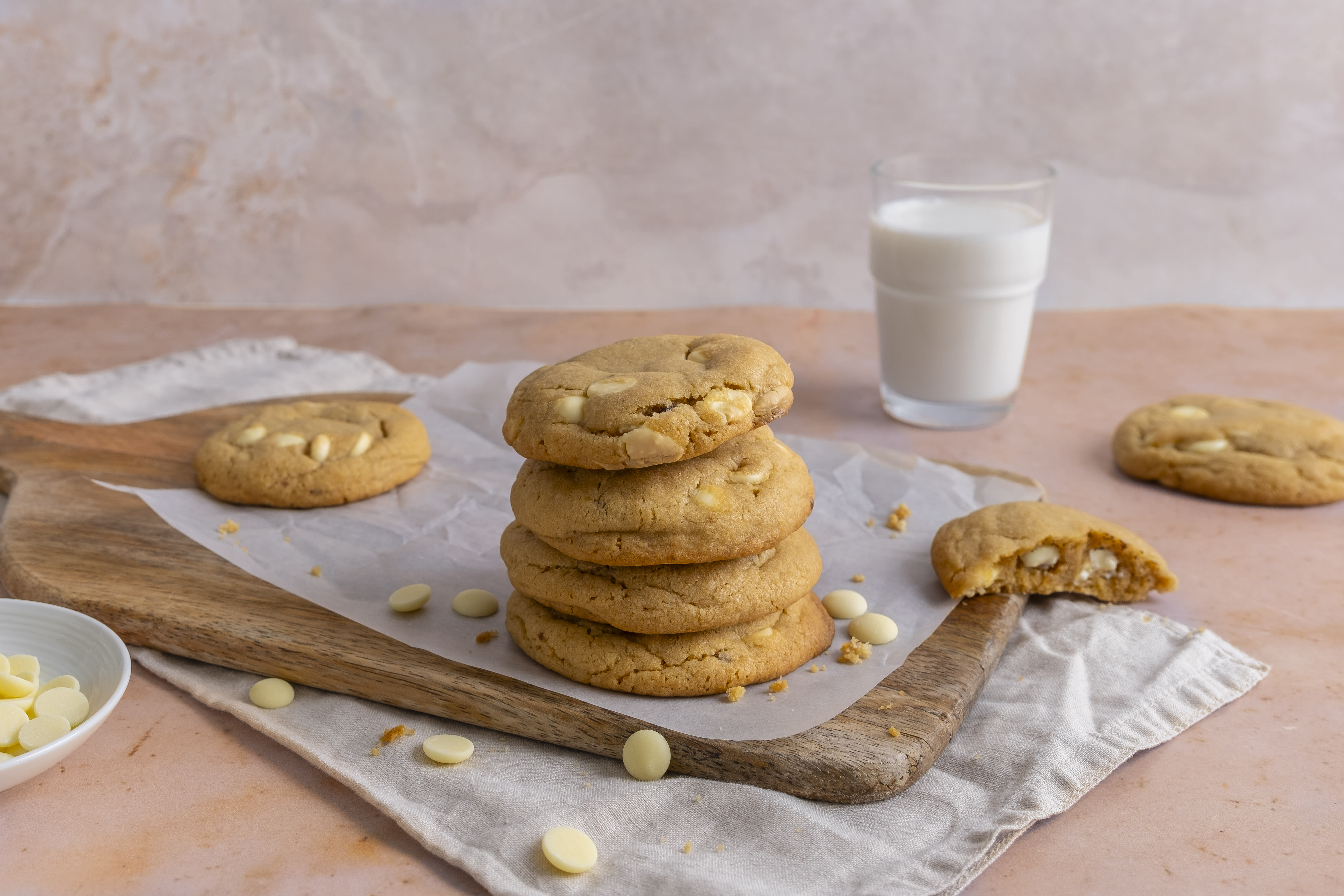 Belgian White Chocolate Chip Cookie | Hello Chef!