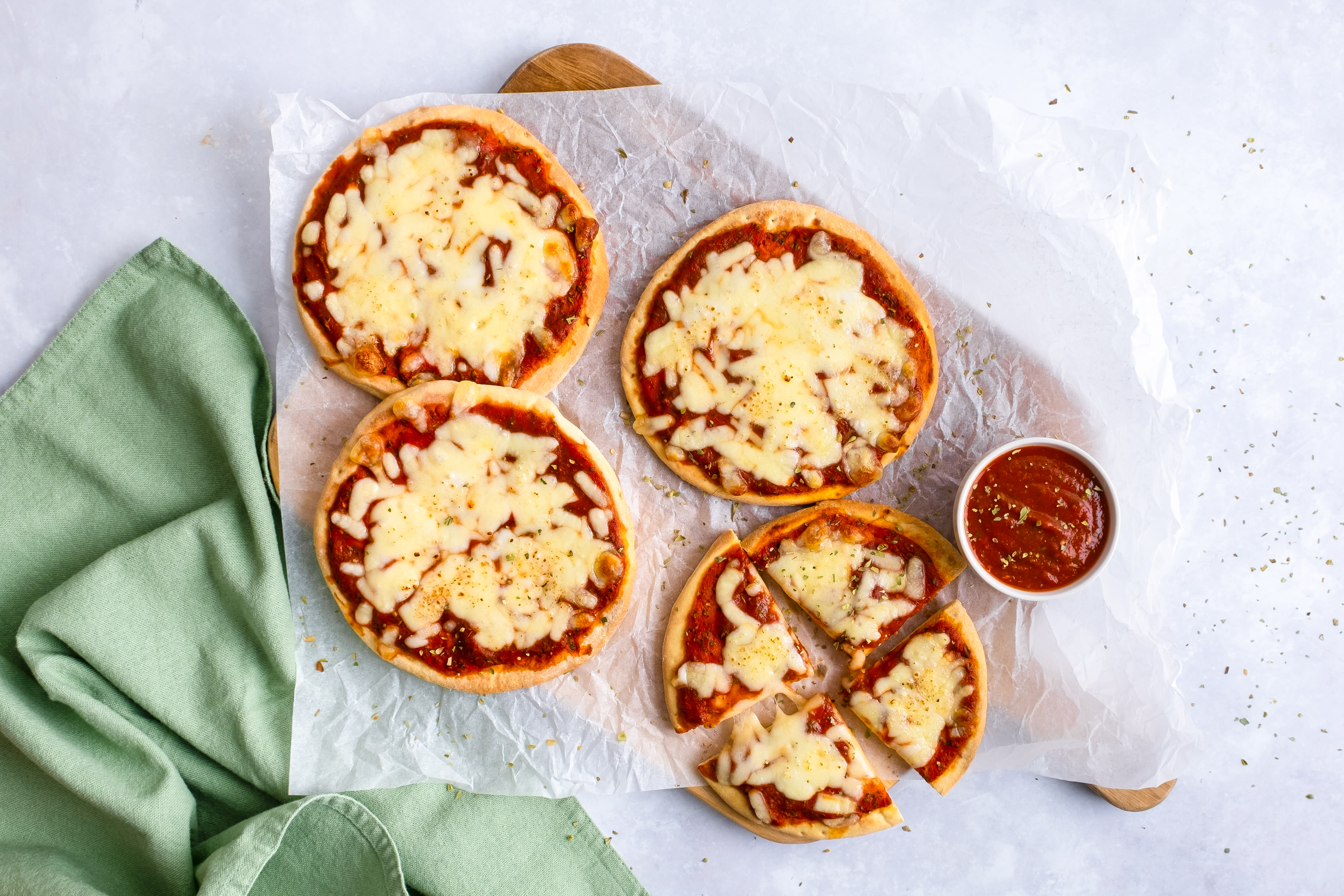Mini Margherita Pizza | Hello Chef!
