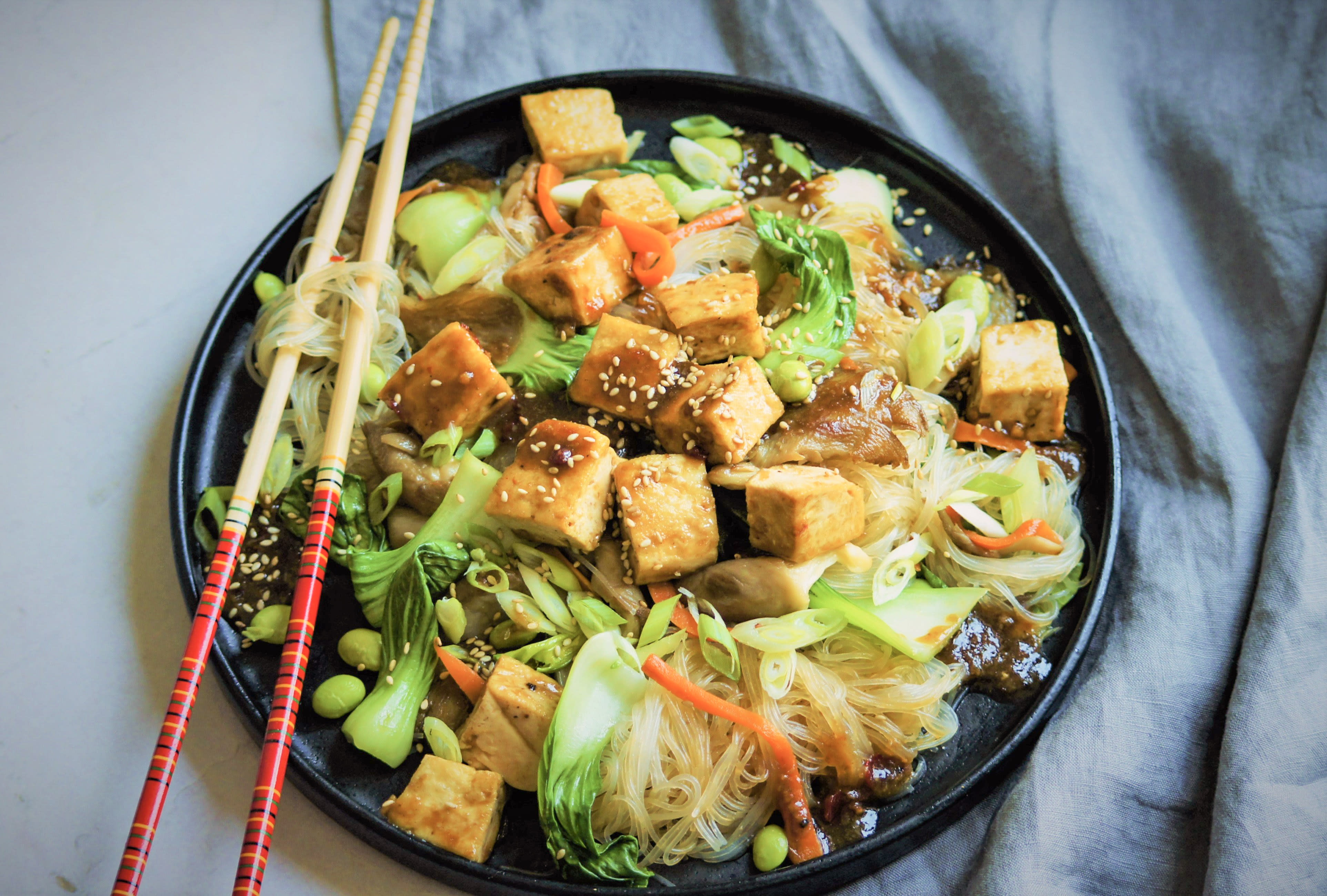 Sweet Chilli Vegetable Noodles With Tofu Hello Chef