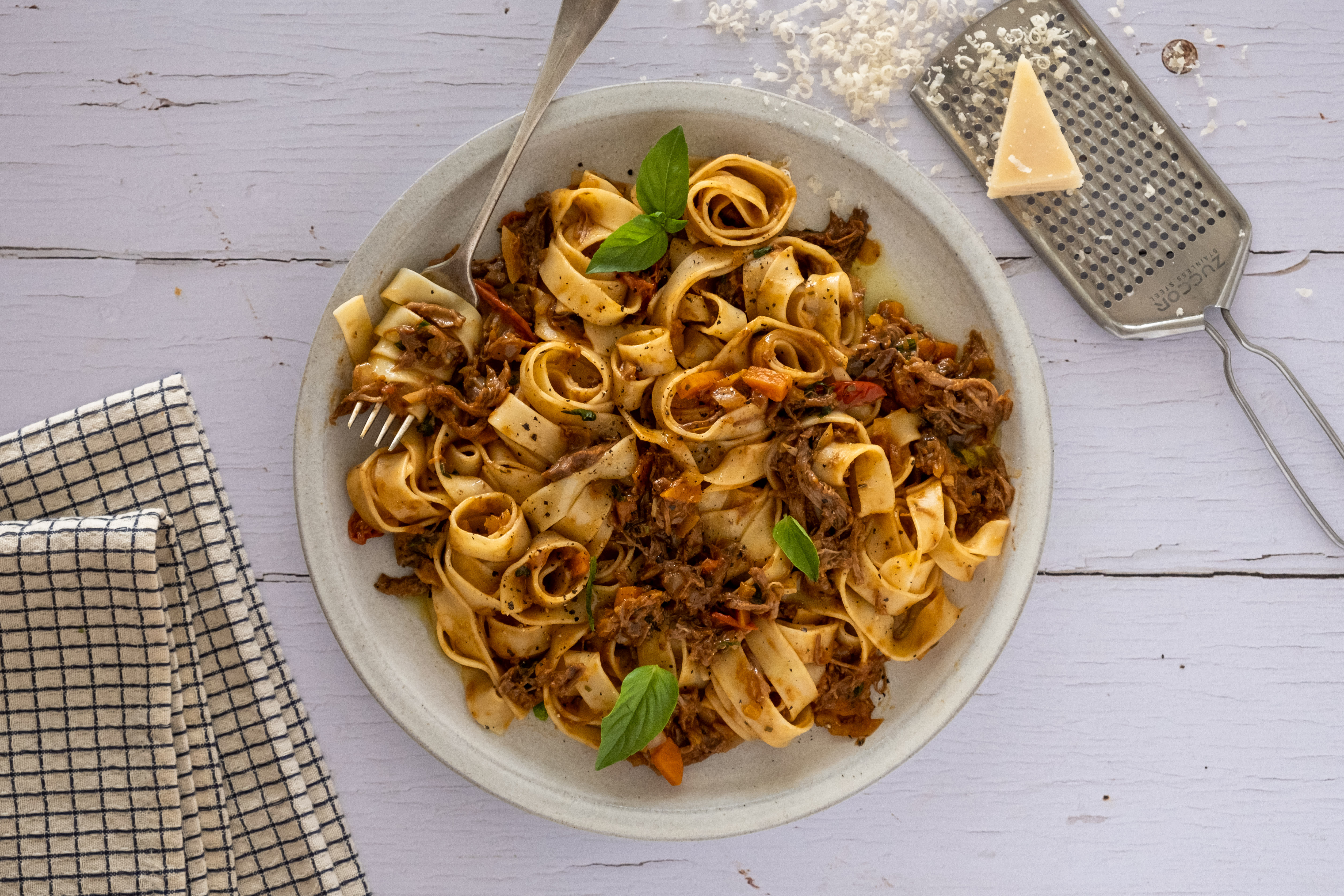 Pulled Beef Ragu with Fettuccine | Hello Chef!