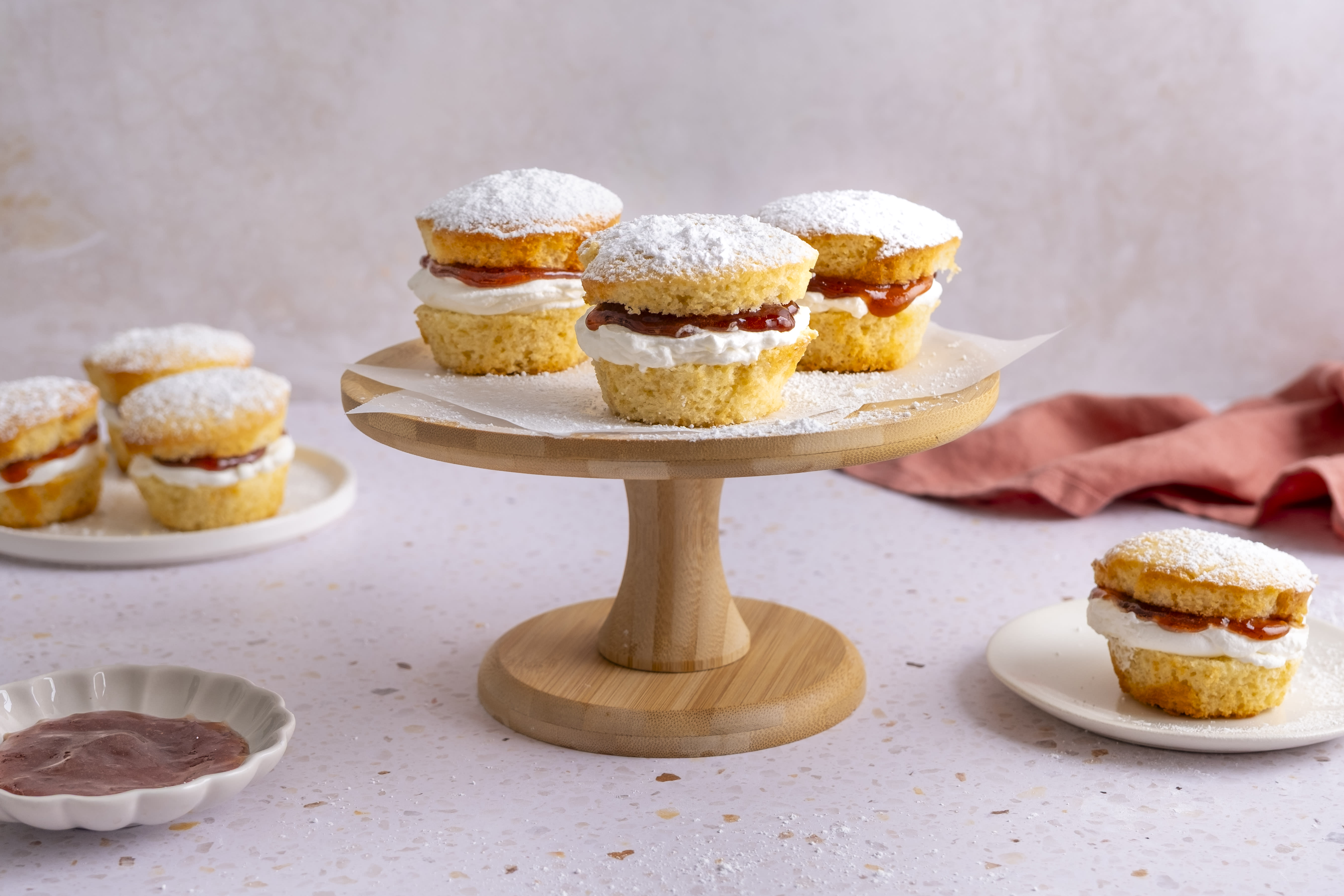 Vanilla Sponge Cupcakes with Whipped Cream and Strawberry Jam | Hello Chef!