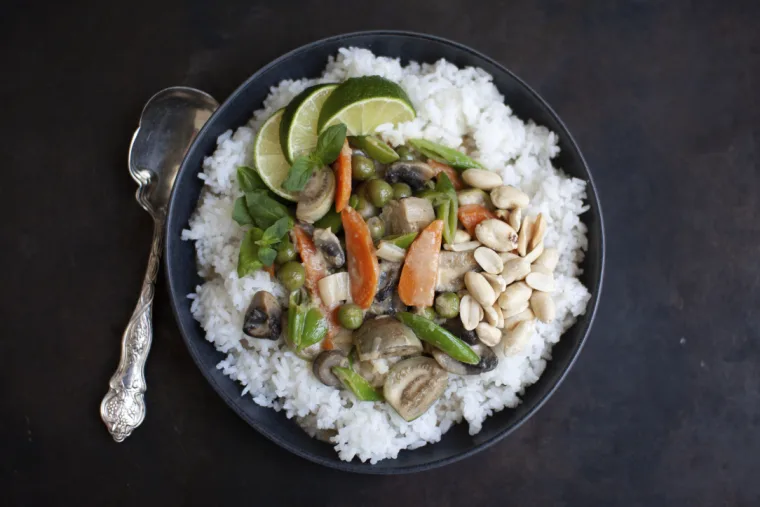 Thai Vegan Green Curry with Mushrooms and Peanuts