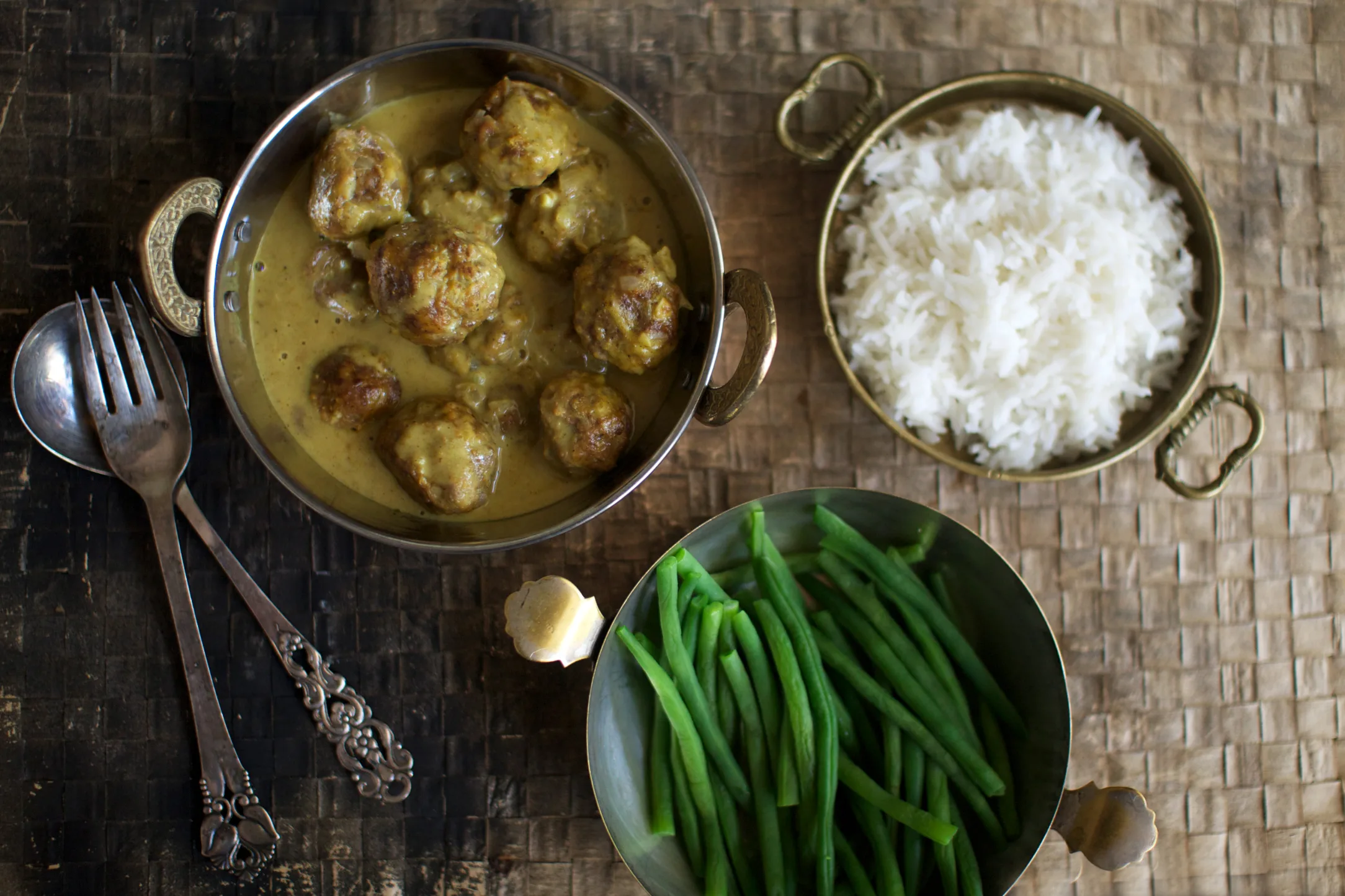 Meatball Curry with Rice and Green Beans