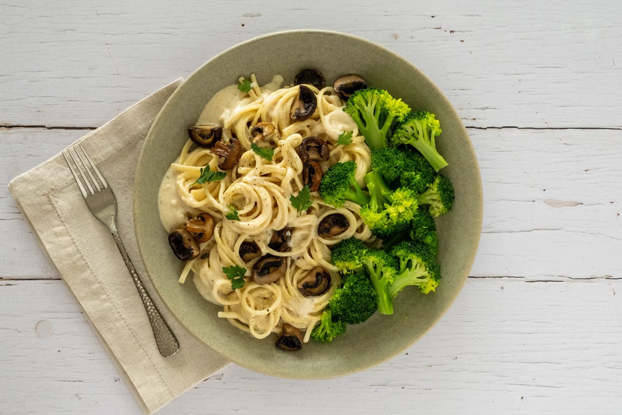 Creamy Mushroom Linguine Alfredo with Broccoli