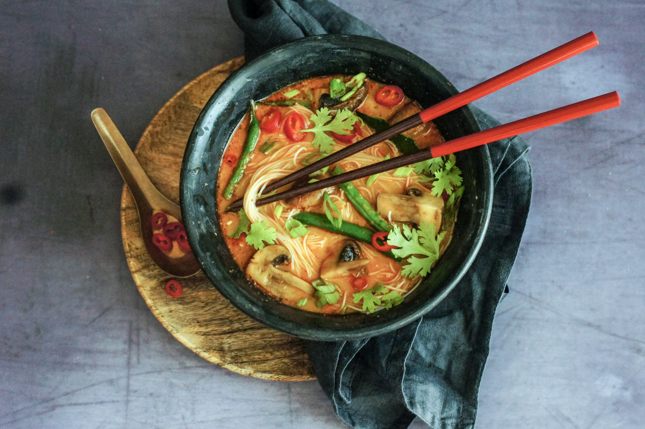 Spicy Vermicelli Tom Kha with Chestnut Mushrooms