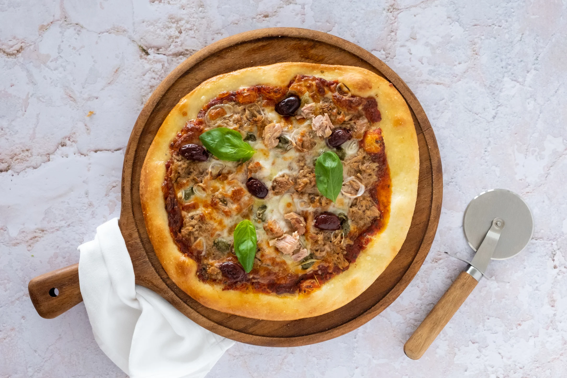 Tuna Pizza with Capers and Olives