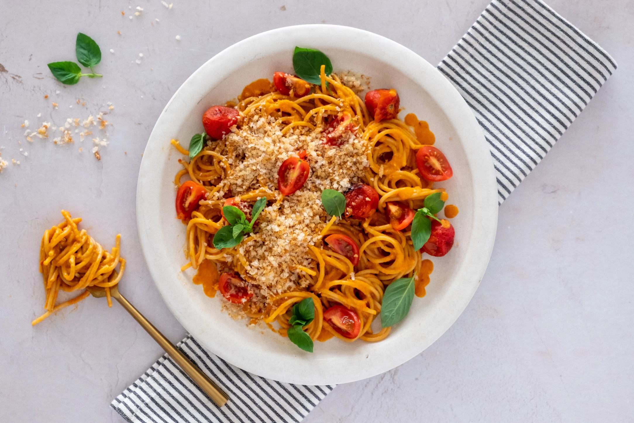 Roasted Pepper Pasta with Wholewheat Spaghetti and a Garlicky Crumb