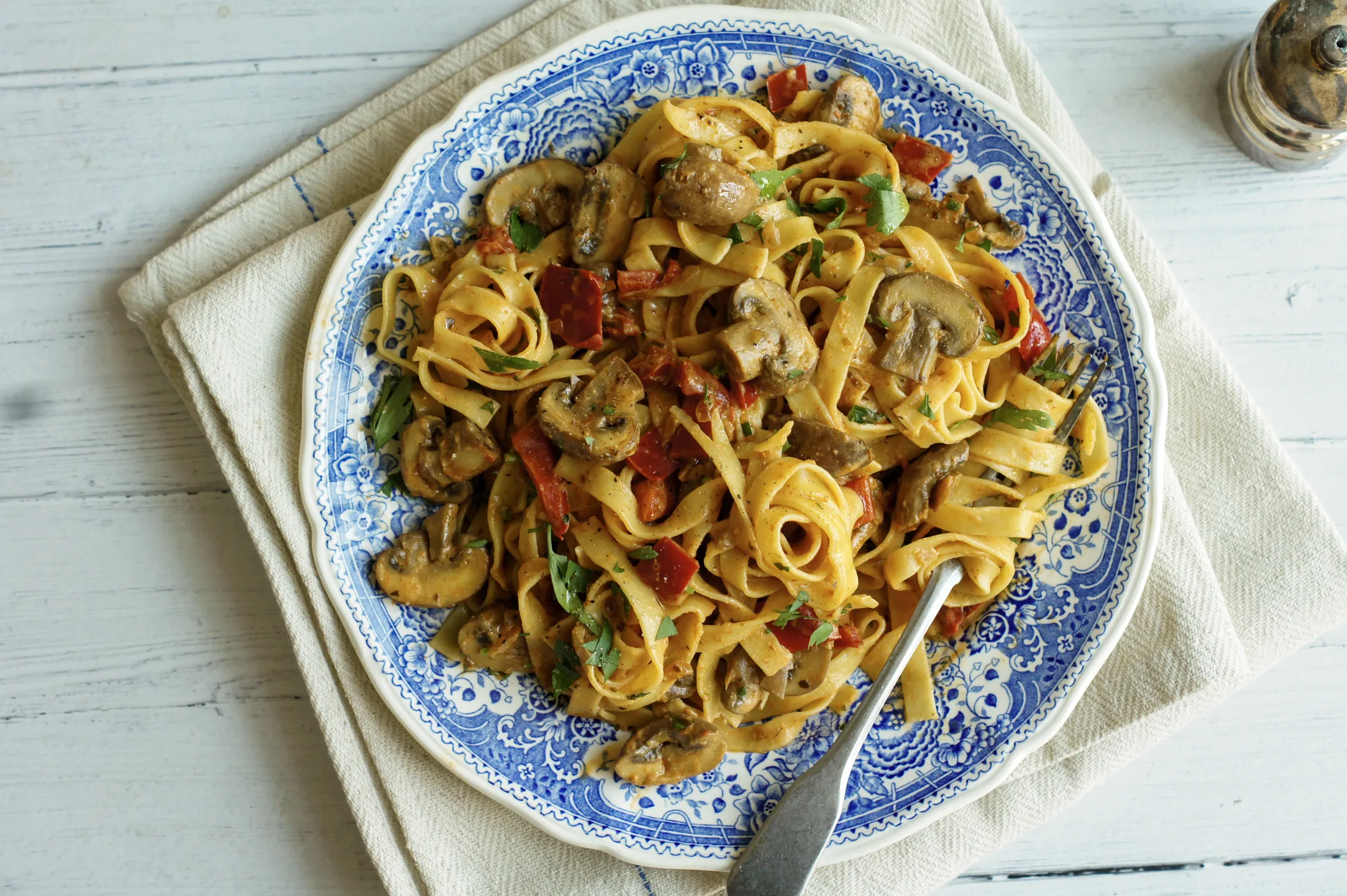 Creamy Mushroom and Paprika Tagliatelle with Parsley