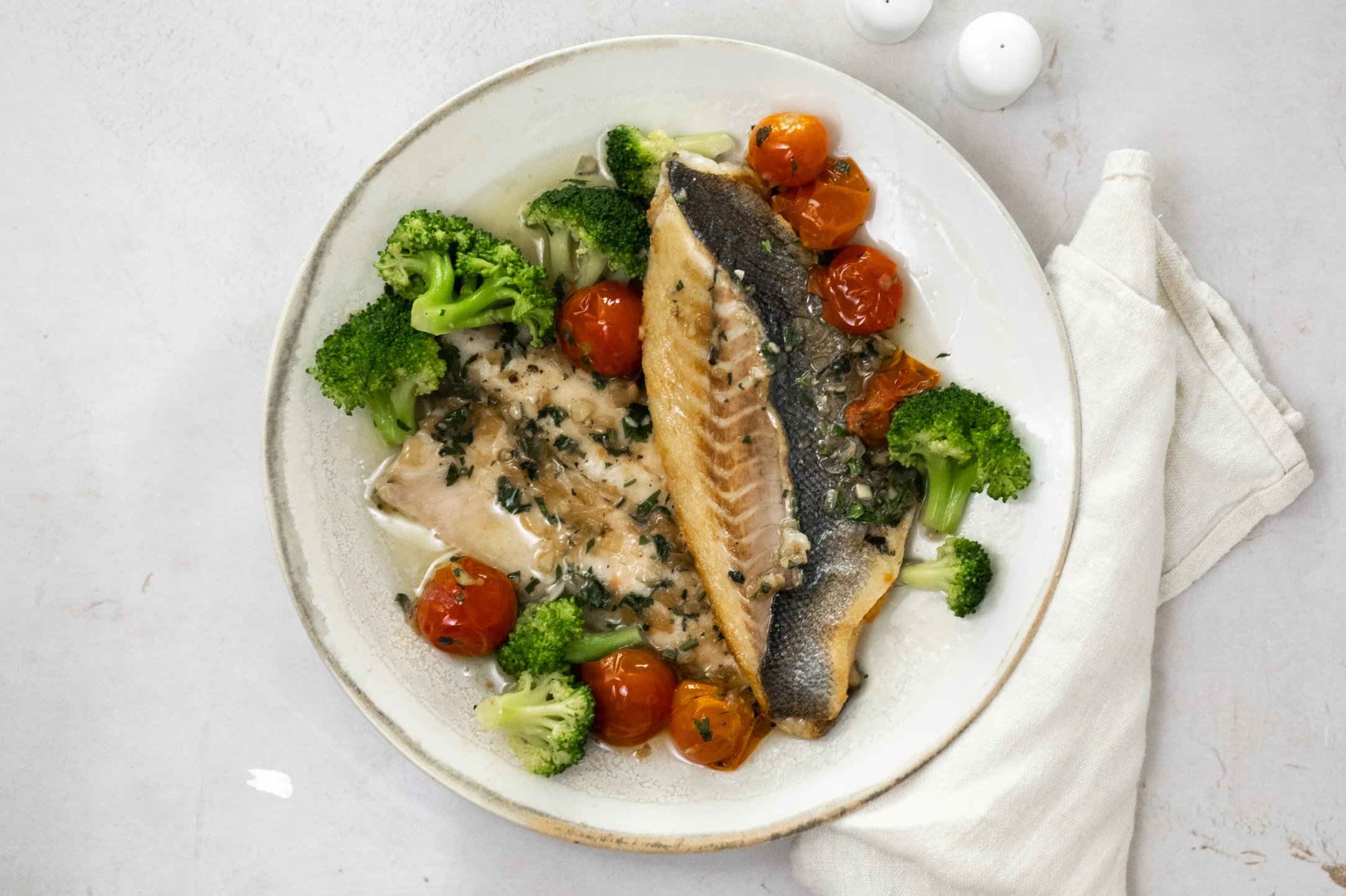 Provencale Baked Seabream with Steamed Broccoli