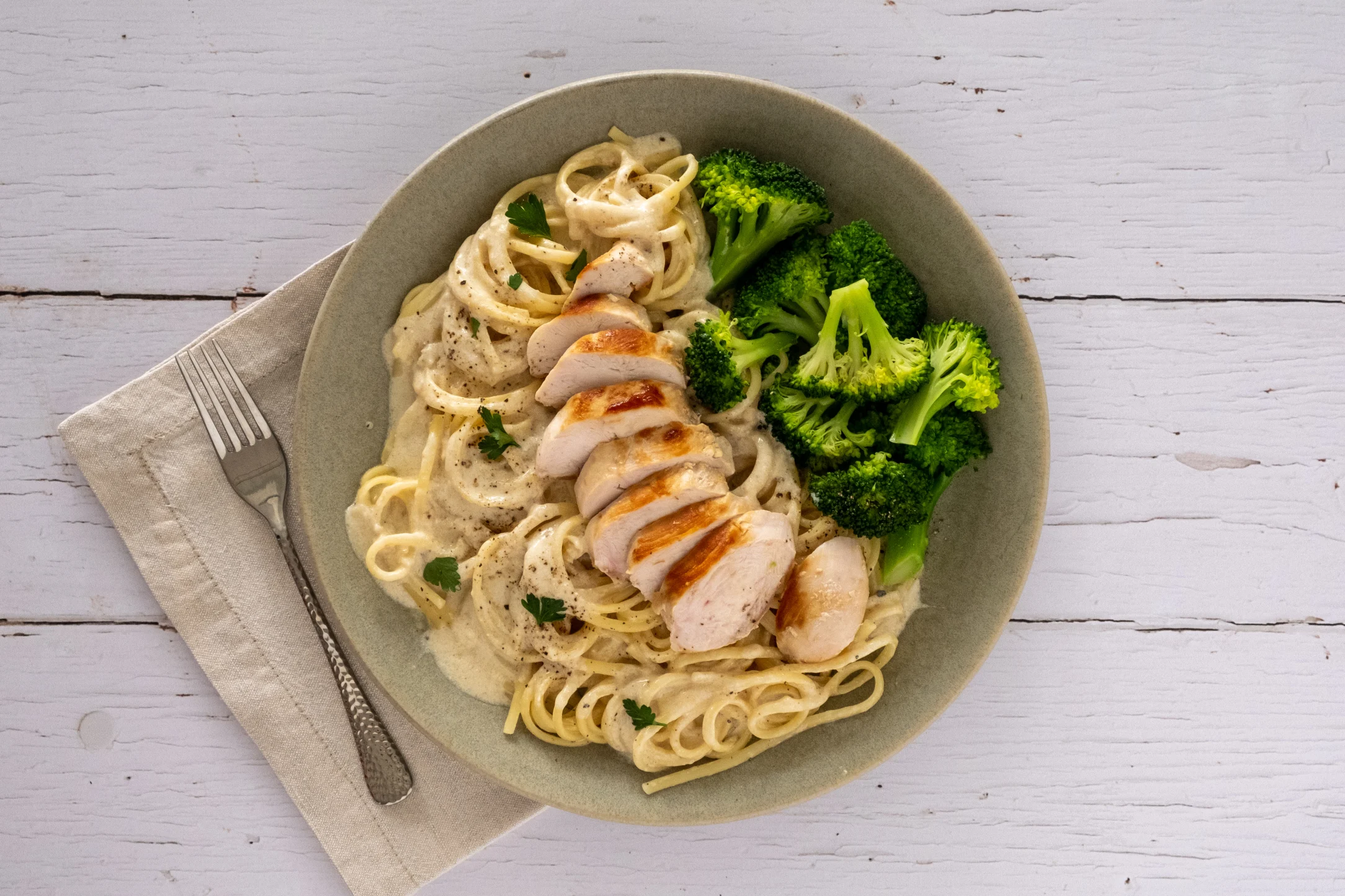 Creamy Chicken Linguine Alfredo with Broccoli