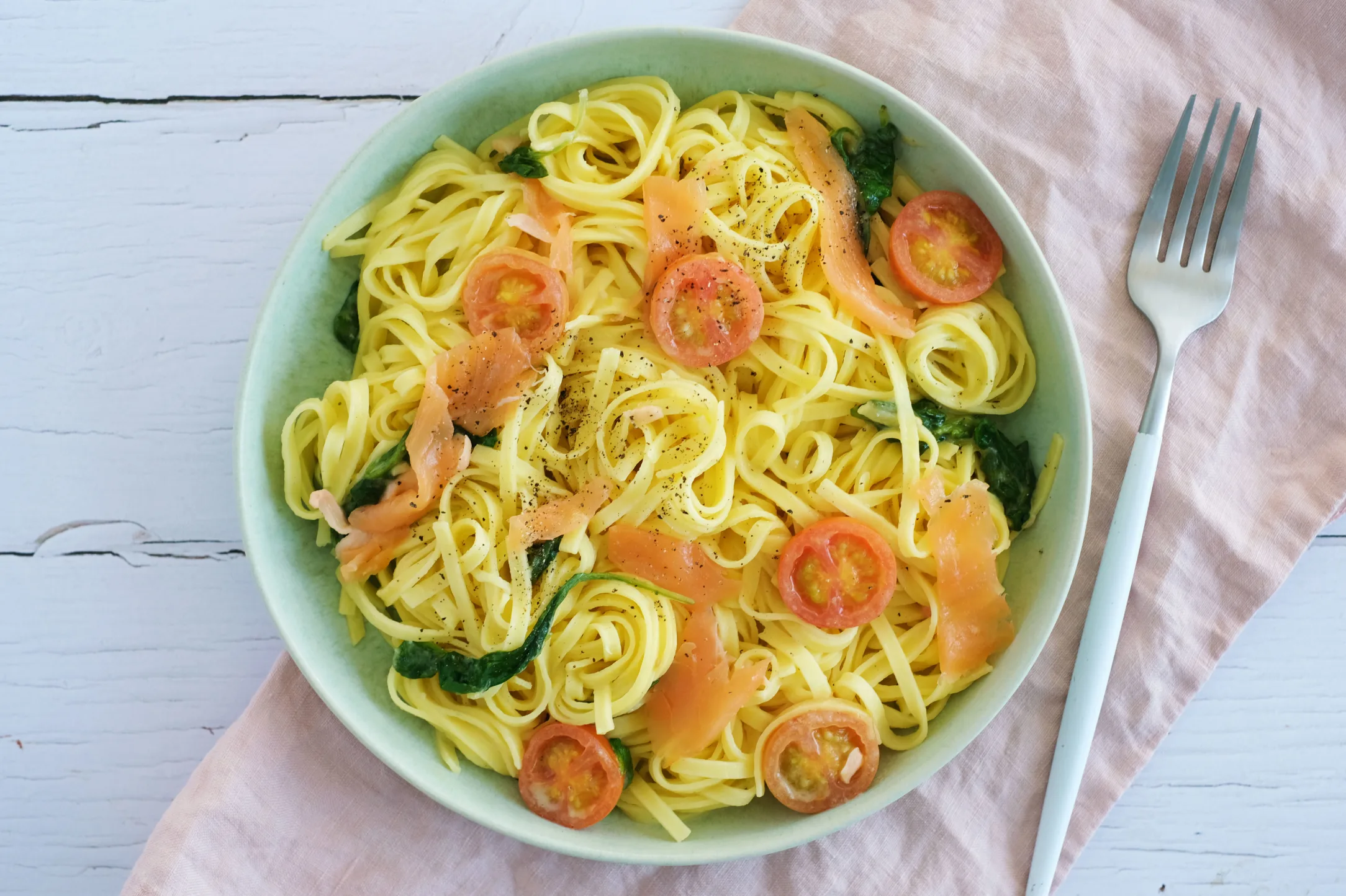 Easy Smoked Salmon Pasta with Cherry Tomatoes and Spinach