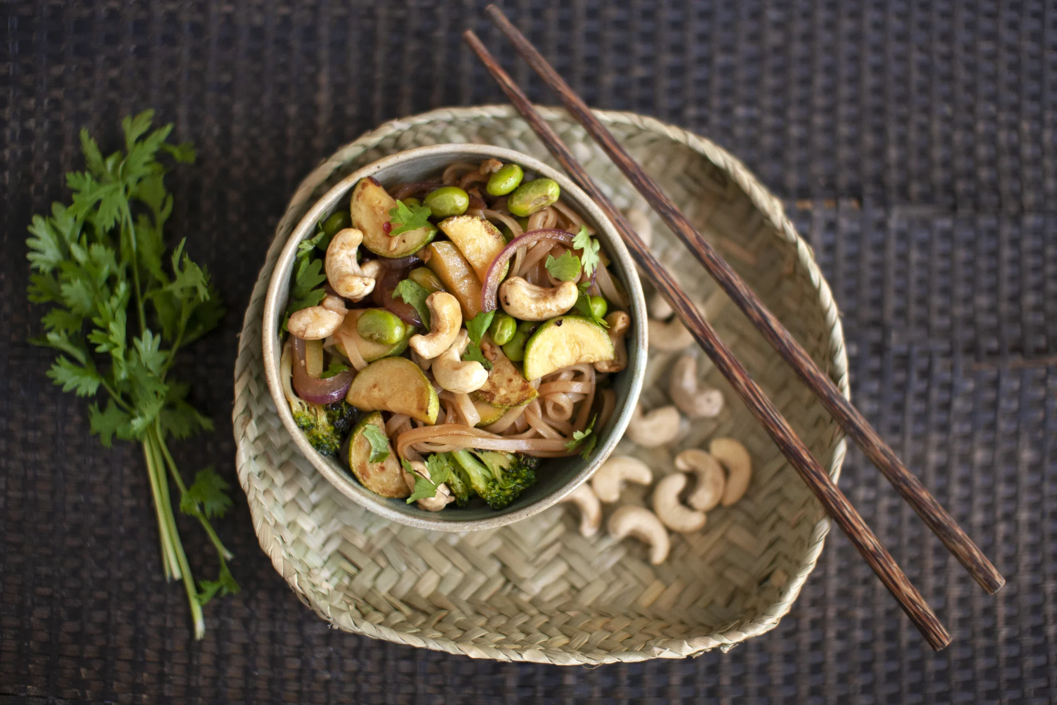 Green Noodle Stir Fry with Cashew Nuts