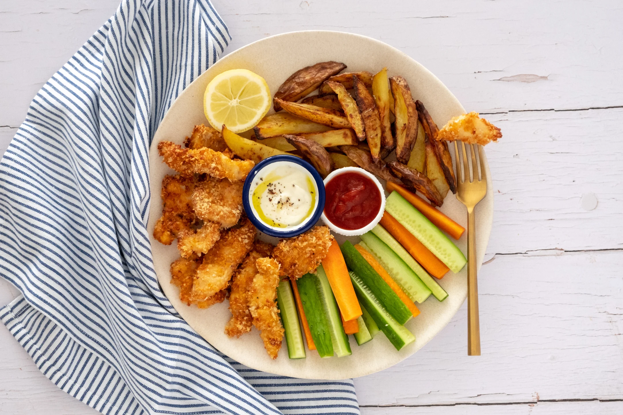 Fish Fingers, Chips and Crudités